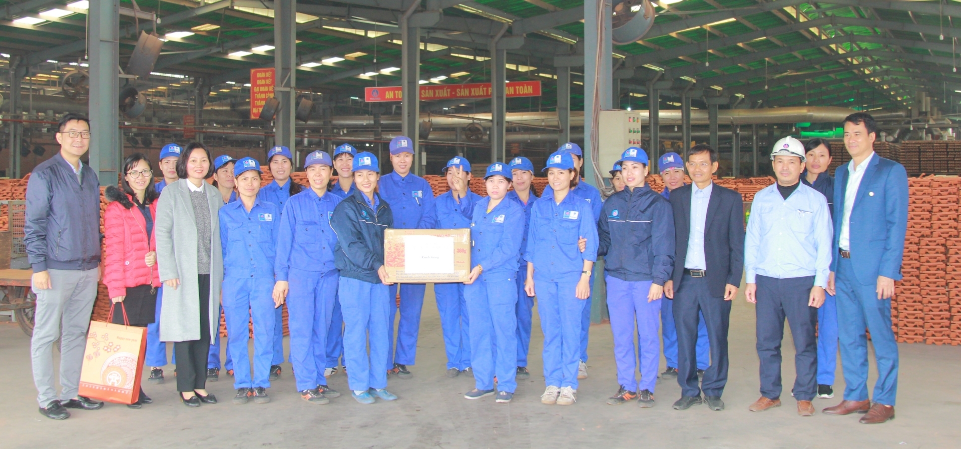 Công đoàn Tổng Công ty thăm hỏi, chúc Tết người lao động nhân dịp Xuân Canh Tý 2020